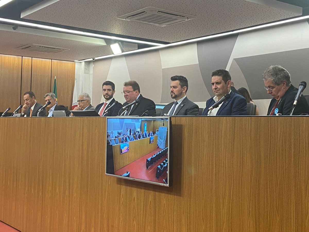 assembleiamg's tweet photo. #TempoReal Comissão de Transporte debate, junto à @ANTT_oficial, o novo processo de concessão da BR-381, seu edital e os desdobramentos previstos. Audiência é a pedido do @DepCelinho. #ParticipeAoVivo: https://t.co/pMqfAIfSD9 https://t.co/ROC1Z7y7ya