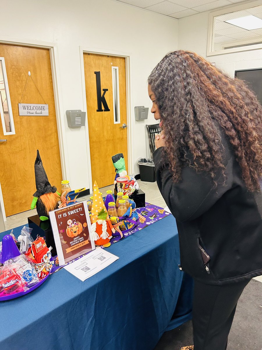 Dr. LaKeacha Jett (@iamdrjett) on Twitter photo Coaching is not Scary! Shoutout to our amazing instructional coaches for their unwavering dedication and hard work! We’re celebrating them with some sweet treats and matching socks to show our appreciation. Thank you for all you do! 🙌 <a href="/HCS_Title_I/">HCS_TitleIAssists</a> <a href="/KatieBreedlove/">Katie Breedlove</a> <a href="/LMCoxton/">Latrina Coxton</a> Coaching is not Scary! Shoutout to our amazing instructional coaches for their unwavering dedication and hard work! We’re celebrating them with some sweet treats and matching socks to show our appreciation. Thank you for all you do! 🙌 <a href="/HCS_Title_I/">HCS_TitleIAssists</a> <a href="/KatieBreedlove/">Katie Breedlove</a> <a href="/LMCoxton/">Latrina Coxton</a>