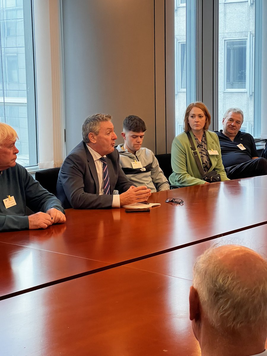 Brilliant to host a large Kilkenny @IFAmedia delegation today in the @Europarl_EN in Brussels. Great discussions on ongoing issues relating to rural communities. Thanks to Liam for organising.