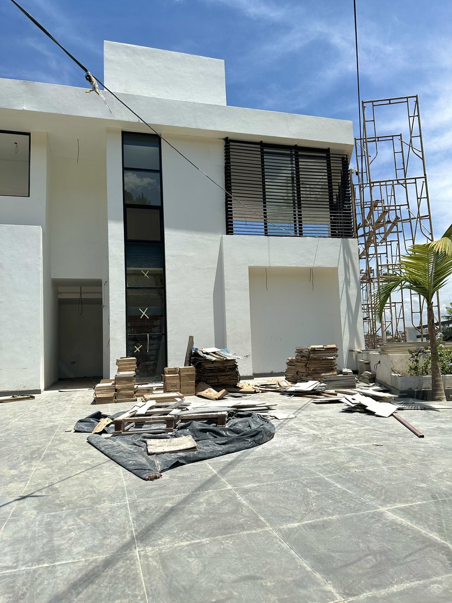 bigwijohn's tweet photo. Architecture reflects the soul of a society – the evolution of design mirrors our progress, culture, and aspirations. From ancient wonders to modern marvels, it's a window into our collective journey.#modern #homeontheslope #Architecture #Kigali #Rwanda #SocietyProgress https://t.co/y10lmP1pLf