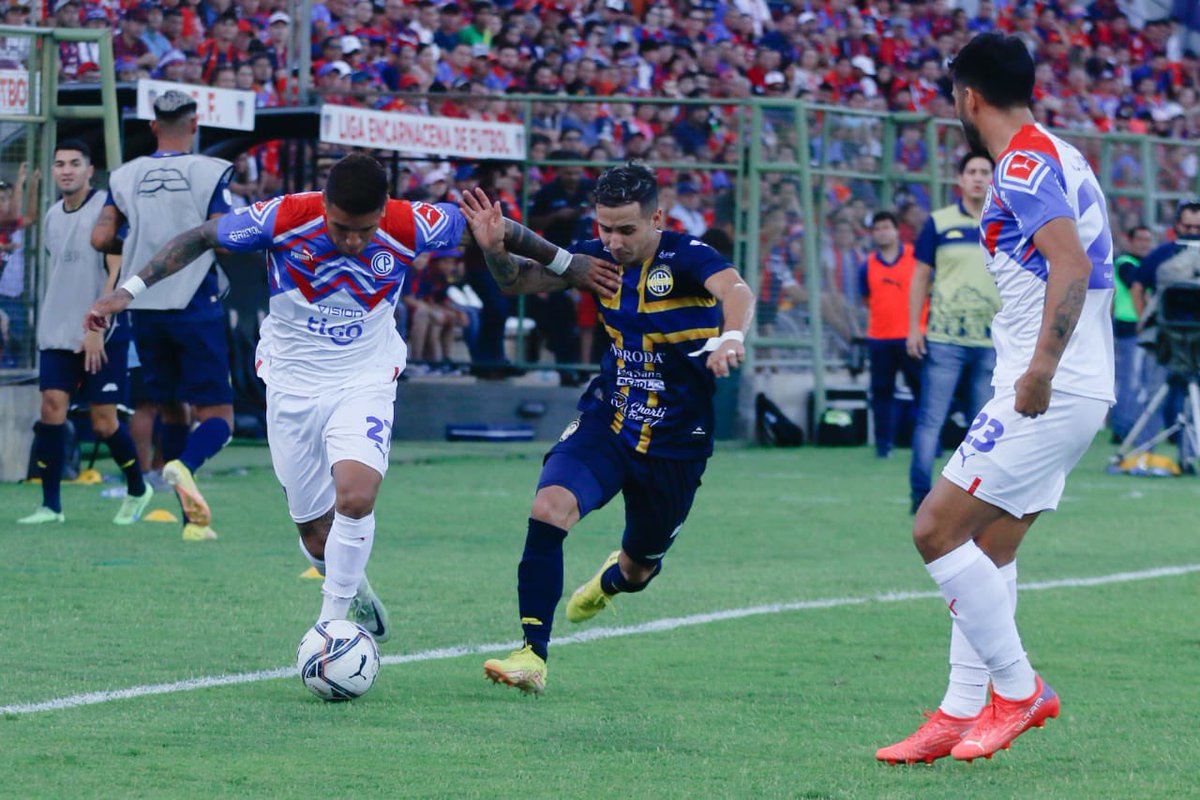 ➡️La doble jornada del #Clausura se vive por La Deportiva y <a href="/Pelotadividida2/">Pelota Dividida</a> 

🟡🔵Sp. Trinidense vs 🔵🔴Cerro Porteño

🏟️: Arsenio Erico
⏰Previa: 17:30
⚽️Partido: 18:00
🎙️Relata: #JoséGonzález
🎙️Comenta: <a href="/erikwismann/">Erik Wismann</a> 
📻Móvil: #AleOrtigoza

#ÚnicaEnFútbol #1120AM