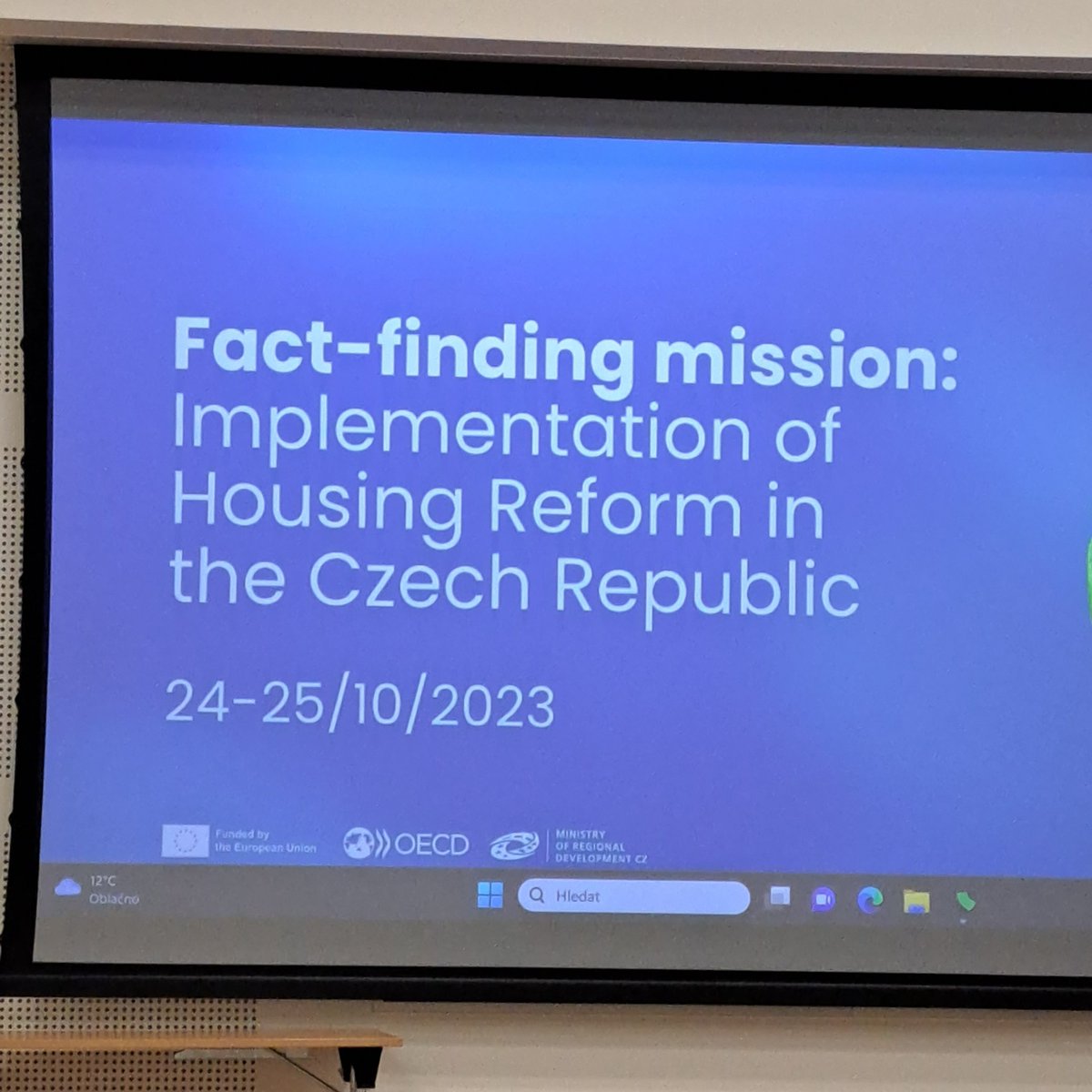 EU_reforms's tweet photo. 📍In Prague, with the Czech authorities &amp; stakeholders, discussing complex #HousingAccessibility &amp; affordability challenges.

This #TSI project is supporting 🇨🇿 and 🇵🇱 to carry out reforms in the housing sector, in partnership with @OECD. https://t.co/Lpf8GE4bhL
