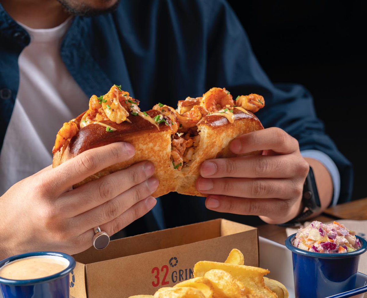 Our grilled shrimp is different

الجمبري المشوي عندنا مختلف😍
#32grimp #سي_فود #مطاعم_الرياض #مطاعم_الرياض