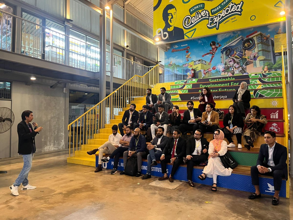 CyberviewMY's tweet image. The delegation&apos;s journey concluded with a comprehensive tour of the @GoToUgreen Lifestyle Hub and RekaScape here at Cyberjaya.

Here&apos;s to more future collaborations between our nations!

#Cyberview
#PakistanTechForum
#Cyberjaya
#GlobalTechHub