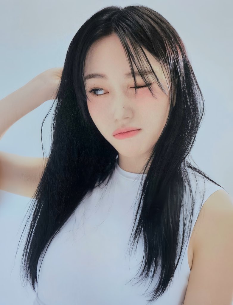 seoyoungeunpics's tweet photo. this youngeun just hits different https://t.co/KFRiq4pY0G
