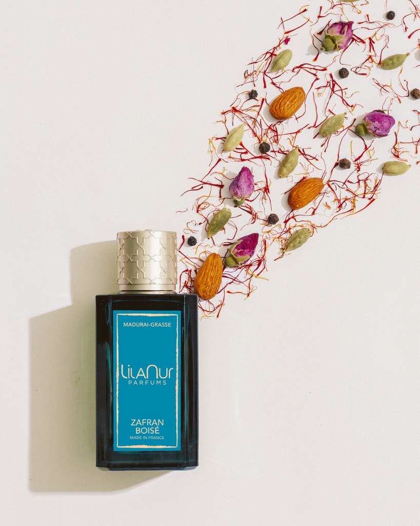 The inspiration for Zafran Boisé is the saffron-infused Kahwah tea and its blend of aromatic spices, garnished with rose petals  crushed almonds and crowned with threads of Kashmir's "red gold" #ZafranBoise #LilaNurParfums