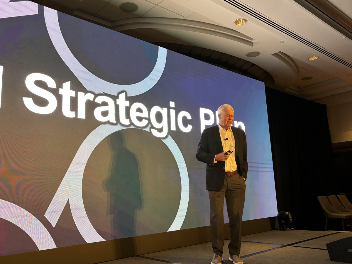 Day 2 <a href="/CroweGlobal/">CroweGlobal</a> #Envision #WashingtonDC opens with #strategic overview from <a href="/JimPowersCrowe/">Jim Powers</a> - delivering an #integrated network that is working as one.