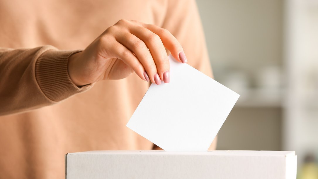 VOGCouncil's tweet photo. Have your say in the Vale’s review of Polling Districts, Polling Places and Polling Stations 📢

Please take a look at the proposed changes and submit your comments by 27 October 👇

https://t.co/mLob1qv8Wl https://t.co/QB1zDc14qq