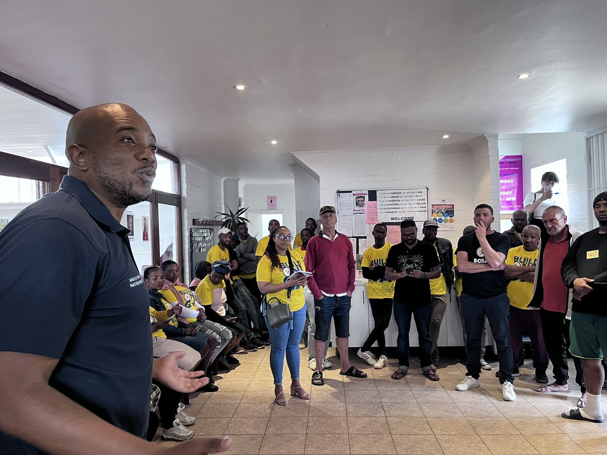 BuildOneSA_WC's tweet photo. The community of Hout Bay is ready to build a South Africa we can all be proud off!!! Thank you to our leader Mmusi Maimane for being an ethical leader! #build #bosa #registertovote 
@MmusiMaimane @NobuntuSA @Ukwandile @SarahMadingwana @WayneBennett81 https://t.co/hDtBJZxGF0