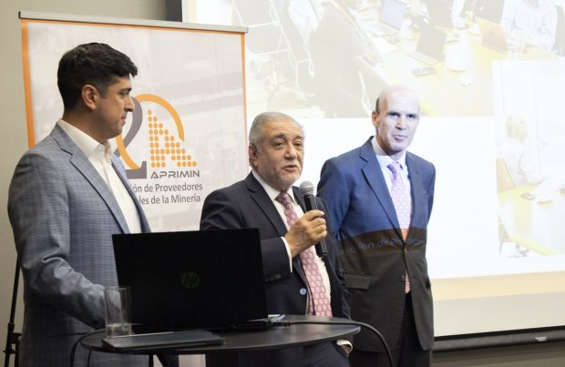 mineriachilena's tweet photo. La actividad contó con las intervenciones del presidente Philippe Hemmerdinger, Sergio Hernández, director ejecutivo, y Jorge Bravo, gerente de estudios y proyectos del gremio.
#Aprimin #Clubdelaminería #Minería #MineríaChilena
https://t.co/oalunUFkzS https://t.co/CT4ldvJwFD