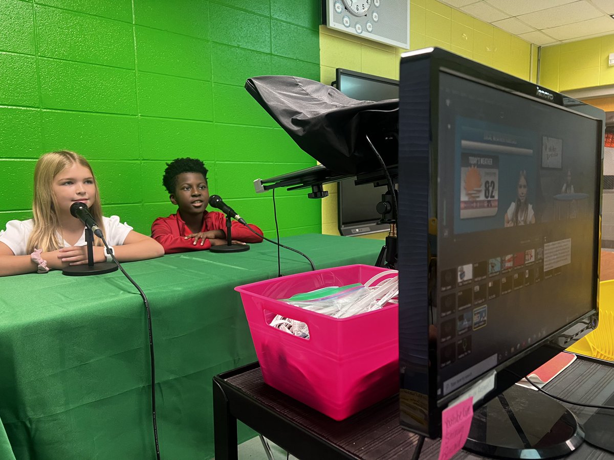 Our 4th grade Buzz Crew are hard at work this morning bringing you live morning announcements! Check out today’s at youtube.com/live/1r2IYR_qQ…! <a href="/mcpsstech/">MCPSS Information Tech Dept.</a> <a href="/MaryBAustin/">Mary B. Austin Elementary</a>