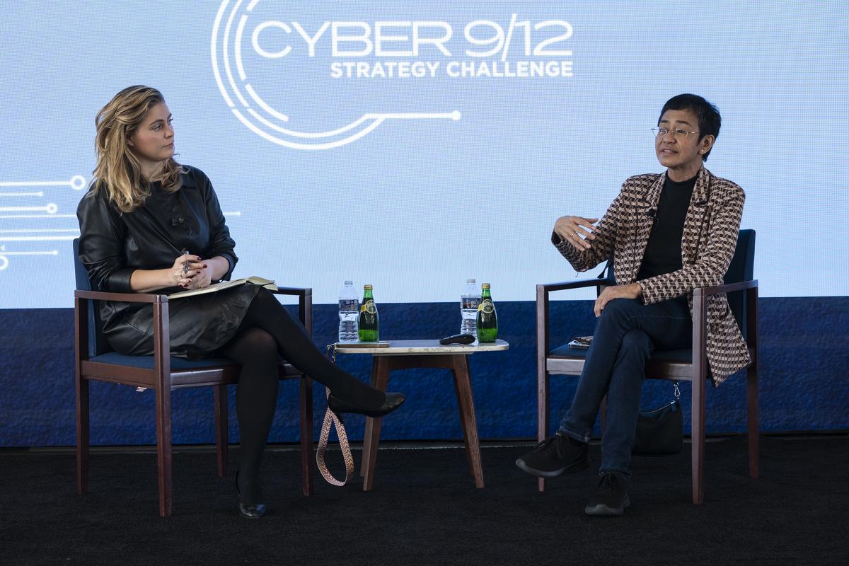 IGP Distinguished Fellow @mariaressa and SIPA’s @camillefrancois spoke to a room full of students at the 8th annual #Cyber912 Strategy Challenge in NYC. What followed? A nail-biting final cyber strategy challenge ultimately won by the @ColumbiaSIPA team!

Congratulations to the…