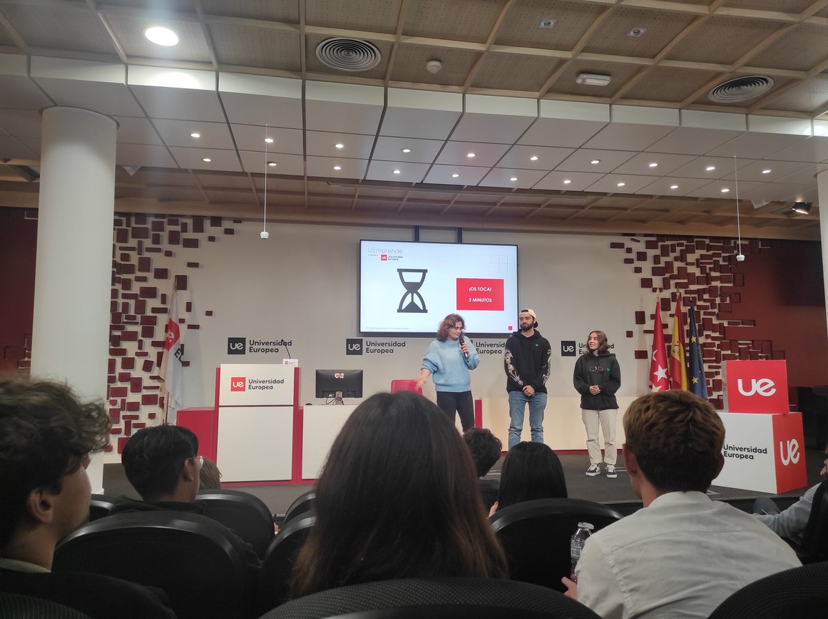 #UEmprende Event! Nuestros estudiantes de #animación y #videojuegos exponiendo sus ideas con sus elevators pitch en la <a href="/UEuropea/">Universidad Europea</a>