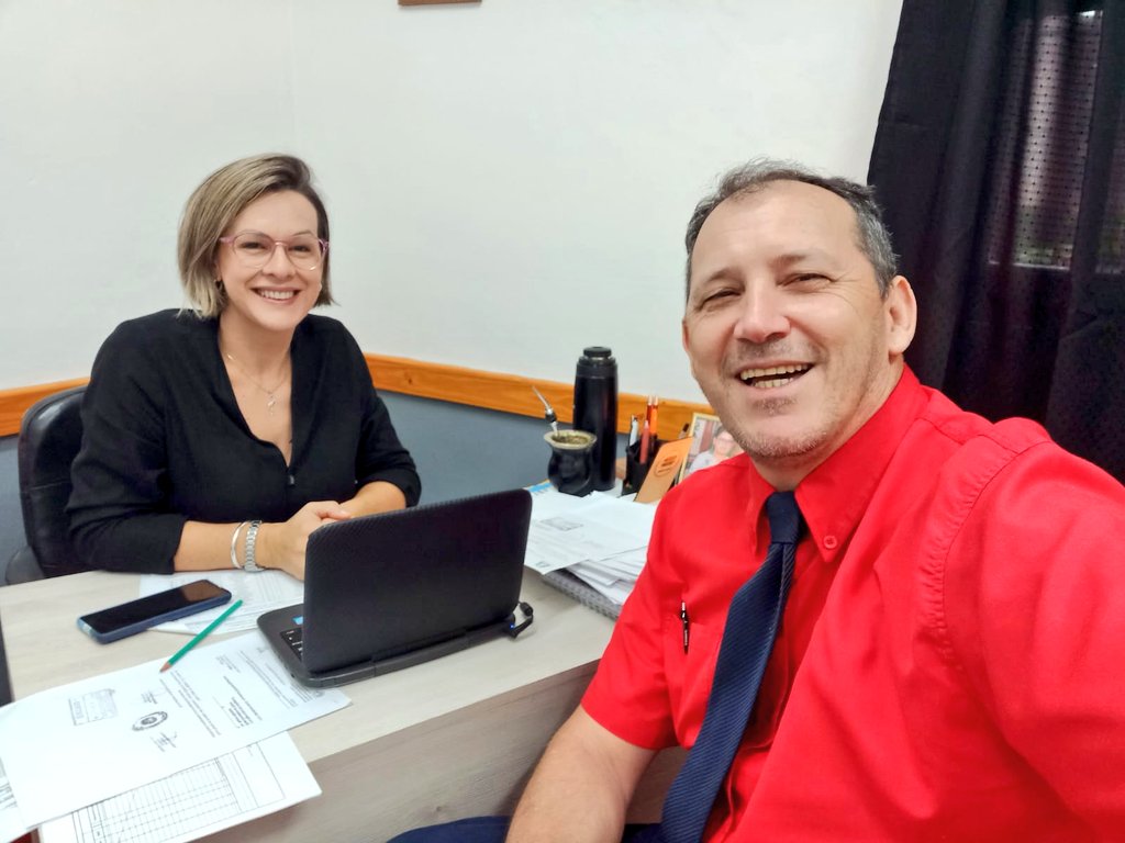 Trabajo en equipo de Auditoria CGE con el supervisor jornada completa <a href="/antunezalfredo/">alfredo antunez</a> siempre soluciones y gestiones para los colegas <a href="/BarbaroLorena/">Analia Lorena Barbaro</a> <a href="/CGEMisiones/">CGE Misiones</a>