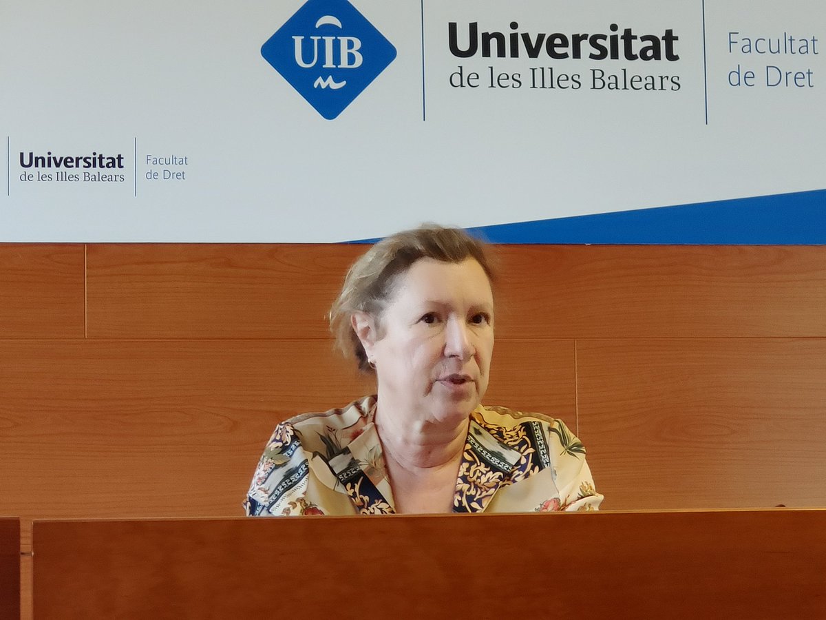 OpenDerUIB's tweet photo. Empezamos el Coloquio #OpenDer de @DerechoUIB con la intervención de Lourdes Aguiló, Directora de la Abogacía de la CAIB https://t.co/DITUrY6xPk