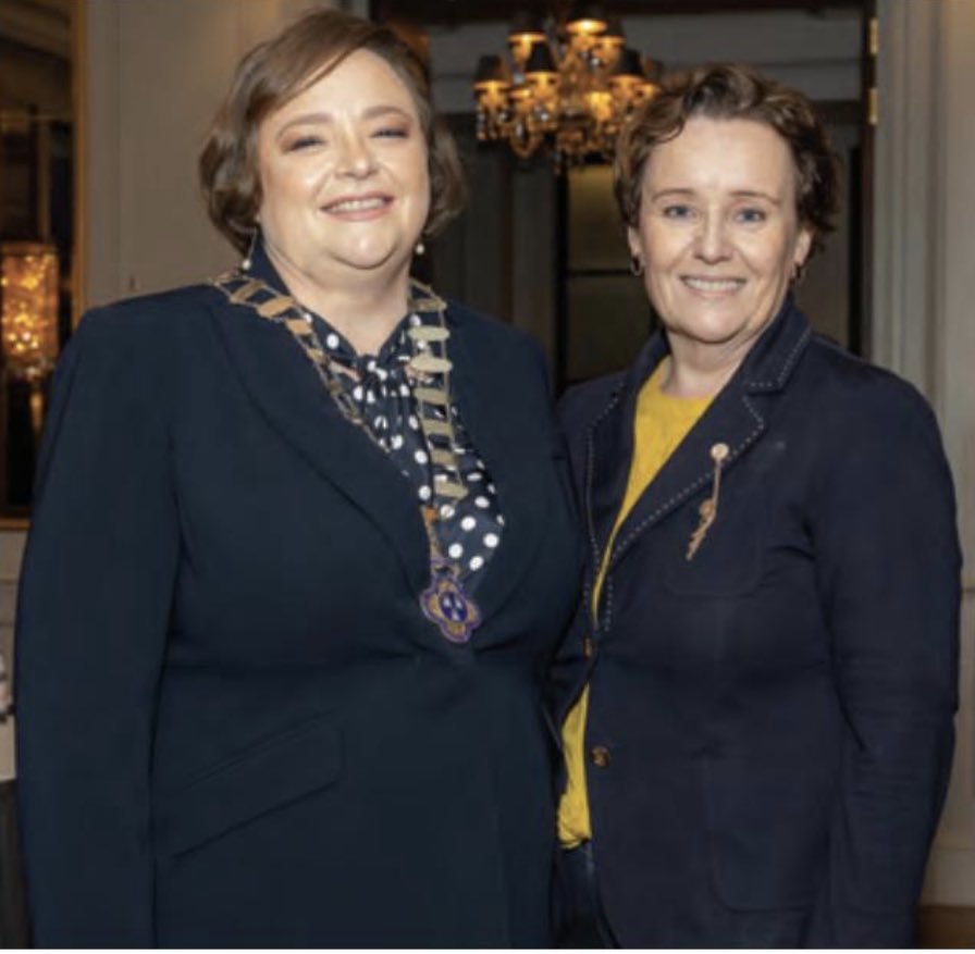 SoniaMcEntee's tweet photo. As she hands over her chain of office I want to congratulate my colleague & very good friend Susan Martin for a phenomenal year as President #DSBA.
We’ve done so much together over the past 15 years, & 🤞🏻🤞🏻will continue in on the @LawSocIreland Council. https://t.co/tlnXuG9vwm