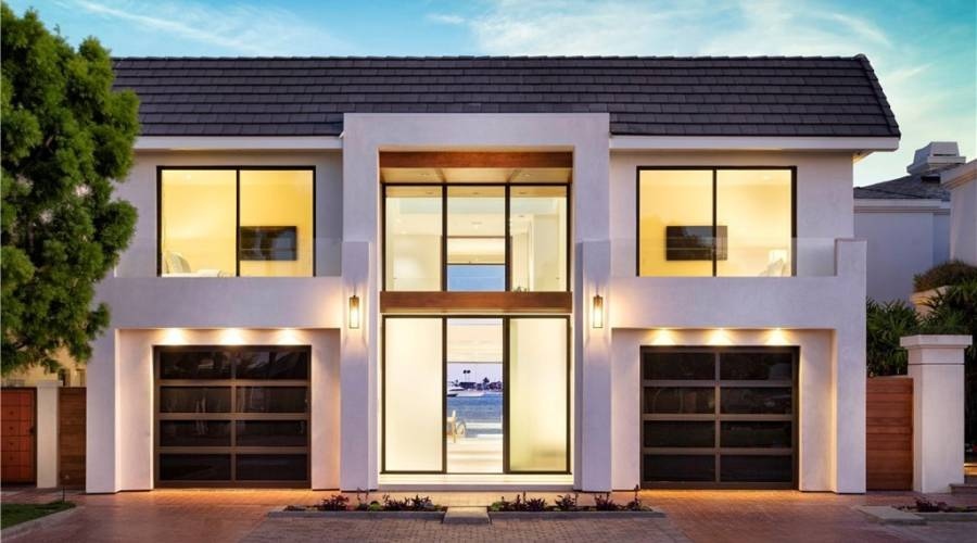 This #bayfront #home occupies the most sought-after location on #NewportHarbor. Set behind the gates of Linda Isle is the #residence of #contemporarydesign.

-#NewportBeach #CA
-4 Beds, 4.5 Baths
-5,900 Sqft

Robert Giem | 949-933-7046 | bit.ly/3S4zRSq