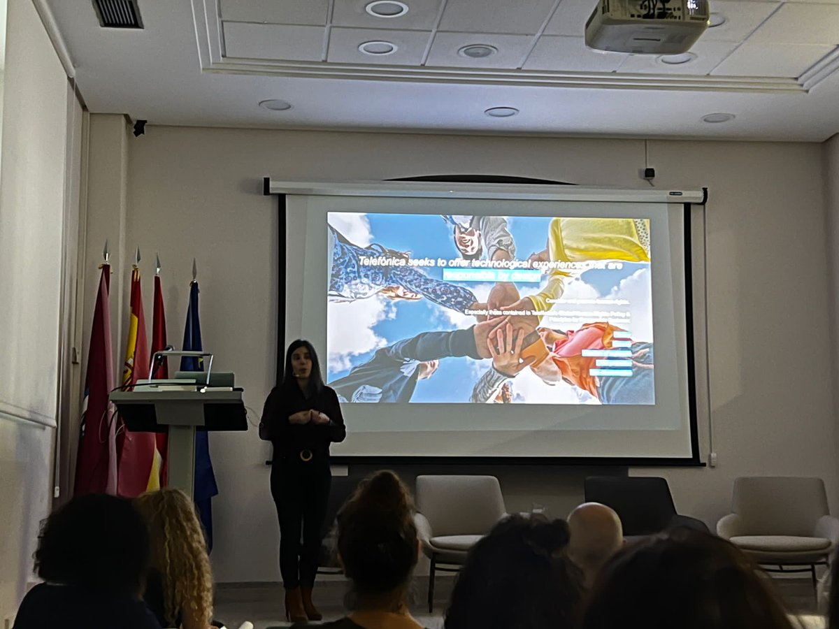 ScrollUp tweet media