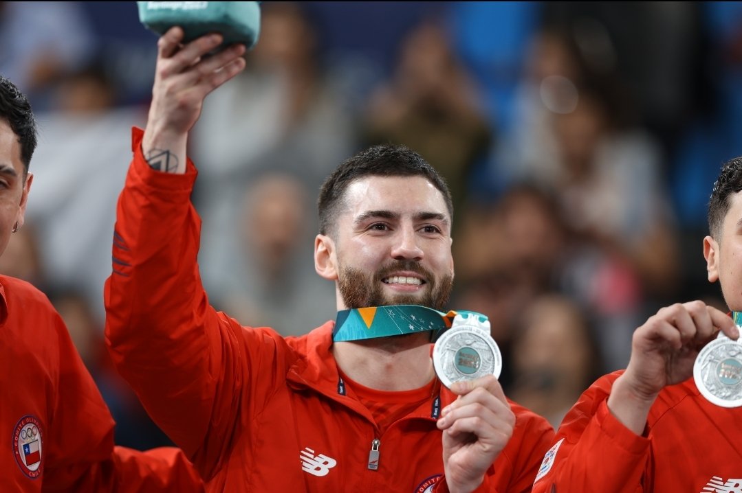 Federación Básquetbol de Chile (@chilefeba) on Twitter photo Dos MEDALLAS 🥈🥉 que recordaremos para siempre 🏀🇨🇱
GRACIAS ❤️ por habernos hecho soñar y disfrutar con el 3x3 en los Juegos Panamericanos <a href="/santiago2023/">Santiago 2023</a>
#LaRojaDelBasket 🟡🔵 Dos MEDALLAS 🥈🥉 que recordaremos para siempre 🏀🇨🇱
GRACIAS ❤️ por habernos hecho soñar y disfrutar con el 3x3 en los Juegos Panamericanos <a href="/santiago2023/">Santiago 2023</a>
#LaRojaDelBasket 🟡🔵