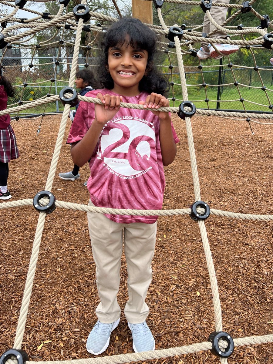 This Friday, October 27, is a Spirit Wear Day. All students may wear any spirit wear and uniform combinations. Looking to update your spirit wear with the new ERA logo and mascot? The online winter store closes THIS Friday: bsnteamsports.com/shop/hKknj3XYY…. #GoGryphons