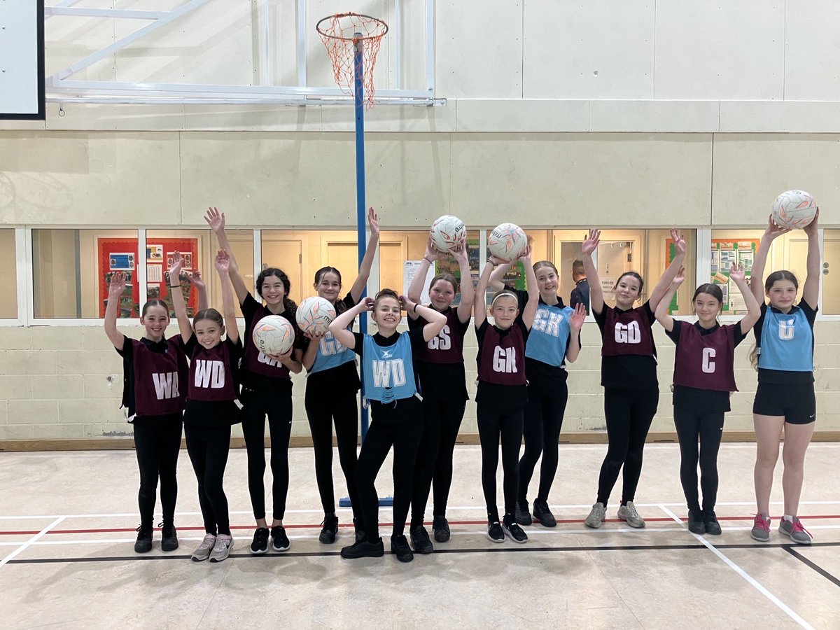 Well done to our Y8 Netball team who played 3 games against New Mills tonight 🏀 

Our results were as follows: 

Won - 13-6

Lost - 7-4 

Won - 7-0 

#BeMore #ASPIRE #STMSports