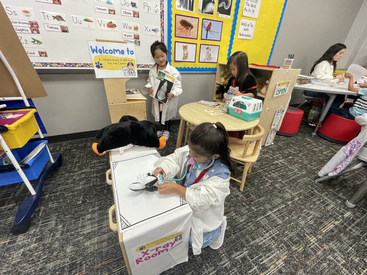 williams_korra's tweet photo. We are learning about pets in class , we even have a Pet Vet Center! 🩺🐶 and we got a special visit from our school pet SPIKE ! 🧡 #LearningisFUNdamental #BearkatBEST #HeartofaBearkat #Builttolast https://t.co/7VrcCPLLz2