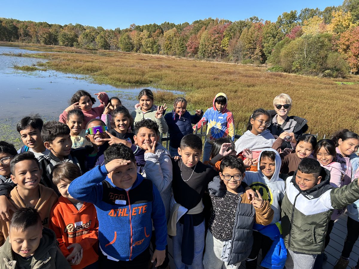 HyblaValley4th's tweet photo. 4th graders have been learning about ecosystems in science and today they visited Huntley Meadows to view the wetlands!! @HyblaValleyES #HyblaValleyHuskies https://t.co/smkdJTiy7w