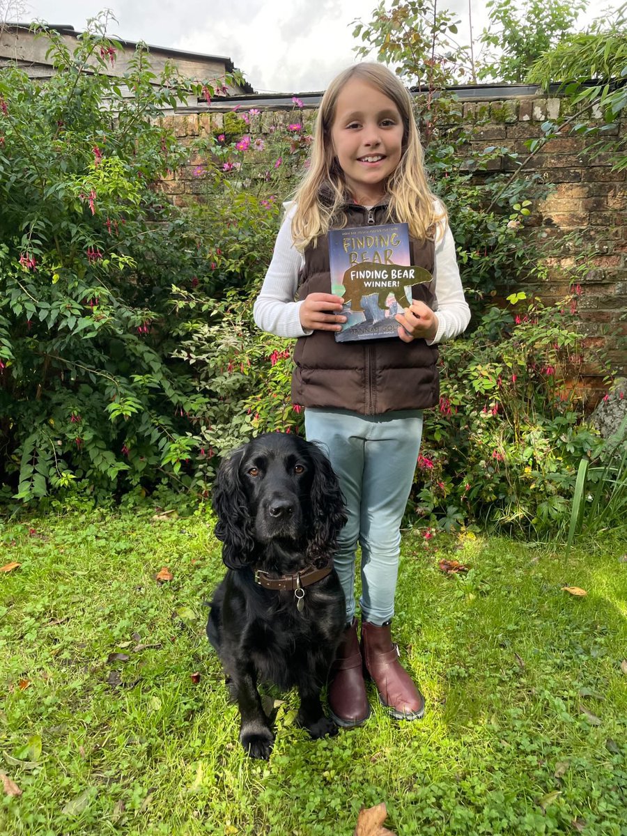 ✨✨✨Amelia has found a GOLD BEAR!!! ✨✨✨ Hidden in the pages of a Finding Bear in The White Horse Bookshop in Marlborough. Apparently she’s absolutely over the moon. Yay. So happy for her! She wins a year’s worth of books. There’s still more out there so keep looking! 😍