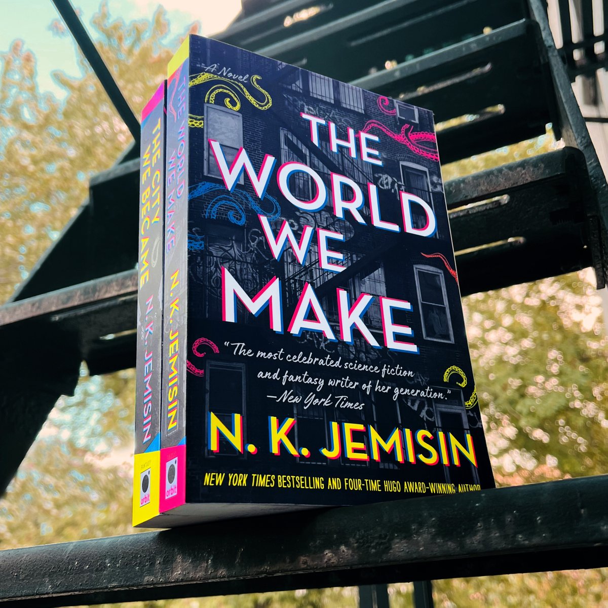 All is not well in the city that never sleeps. THE WORLD WE MAKE by N.K. Jemisin is available this week in paperback! US: bit.ly/3PD3Hul UK: bit.ly/3PYnKoD