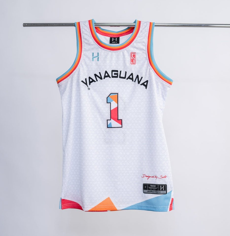 SOTO_ud's tweet photo. Ce soir, ouverture de la saison #NBA !
L'occasion de vous (re)présenter mon jersey Collab' avec la marque @hooprstore en hommage à San Antonio sous son appellation d'origine et un certain #FrenchAlien 🇫🇷👽.
🏪 Maillot en vente sur : https://t.co/040WYcrTRV https://t.co/TYIEknYtOp