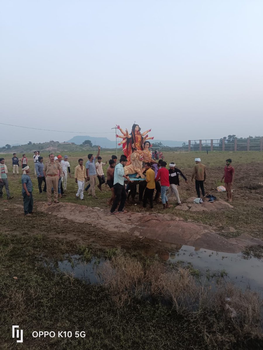 guruaayush_044's tweet photo. अपने मूल कार्य के साथ-साथ अन्य कार्यो में  अपनी सहभागिता निभाते हुए राजस्व लेखपाल @myogioffice @Lekhpal_Rbj_Son @UPGovt @PMOIndia @Up_lekhpal @aajtak @ZeeNews @ChiefSecyUP https://t.co/gJEKCYmZwF