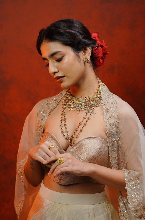 F9Nc2nQbYAA7WvK?format=jpg&name=900x900