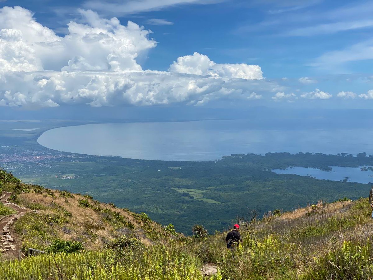 BelkysUrrutia's tweet photo. Un día en el #Mombacho, el tour que todo nacional debe disfrutar
Nicaragua es fascinante, sus reservas naturales son ideales para la aventura, senderismo, el contacto con la naturaleza. Café las Flores tienen a disposición tour tentadores para los nacionales (1/2)
#Nicaragua https://t.co/Up9wAOap5G
