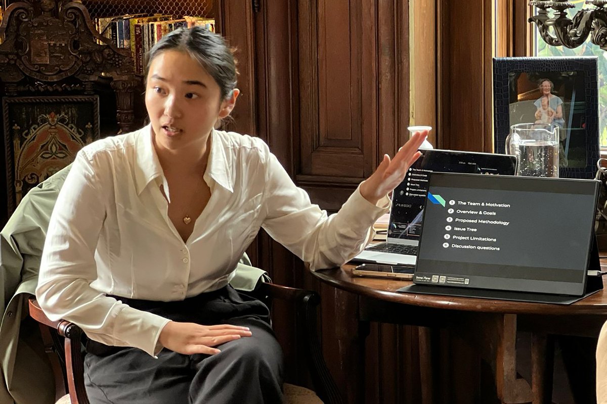 yalejacksonsch's tweet photo. Two Jackson master's students are leading research teams exploring the #artificialintelligence competition between the U.S. and China, including the environmental costs of chip manufacturing and the potential impacts of U.S. sanctions.

https://t.co/MyqtKi3jK2 https://t.co/rmv2FVzsyP