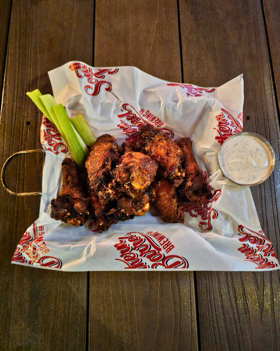 SouthernBarrel's tweet photo. Join us TONIGHT from 7-9pm for a chilling night of Trivia as your host, Kevin, tests your knowledge on all of the best Horror Movies! 🎃 While you're here enjoy an order of wings tossed in our NEW Duffy Sauce - created by Chef Bo! 😋

Tavern Hours: 3-10pm https://t.co/bPNTNifSw0