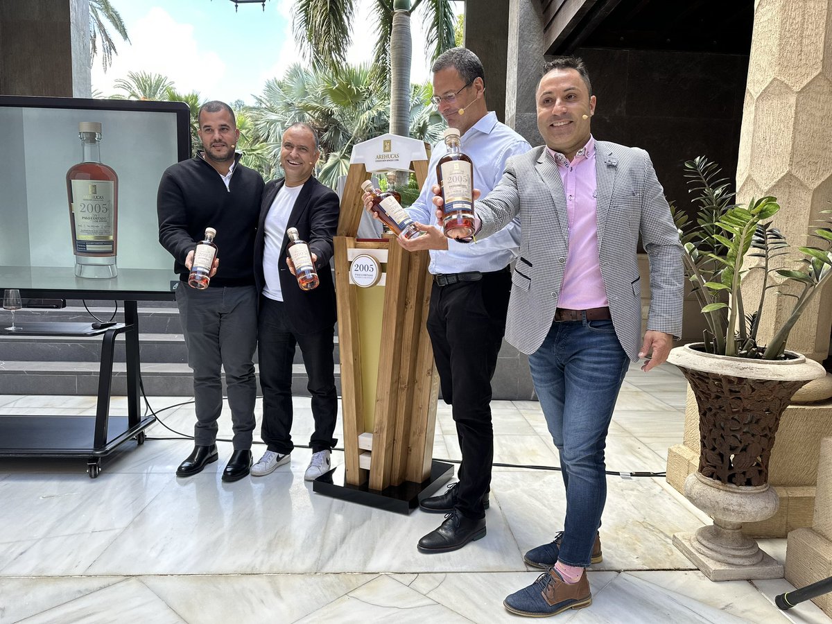 👃 Para preservar el vigor aromático de este ron, no se somete a ningún tipo de filtrado y, además, se embotella a una graduación de 45°.