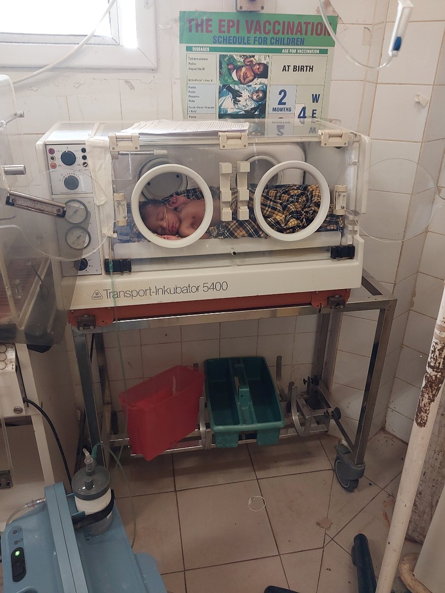 _ssibe's tweet photo. L'Hospital de Farafenni de Gàmbia ja disposa de la incubadora que vàrem donar 🤝 a l'ONG @AmbLesTevesMans
🫶 Ens fa especial il·lusió poder donar-li una segona vida a material que els nostres centres ja no fan servir
#SolidaritatSSIBE
Més info 🔗 https://t.co/IWX6XGHi0A https://t.co/Hym4PbAJ7C