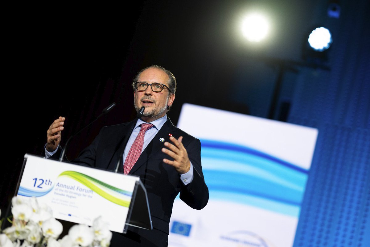 Austria takes over the steering wheel of the EU Strategy for the #Danube Region from 🇸🇮. As presidency, we will strive to make the Danube region prosperous, resilient &amp; secure. Our goal is to make the Danube a 100% EU river. EU reform must not be a pretext to enlargement. #EUSDR