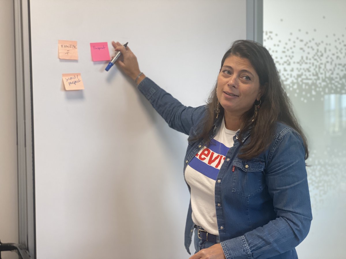 VPagnon's tweet photo. #StartupersDay🚀| Cet après-midi c’est #BusinessUpAcademy qui intervient auprès des #startups #FrenchIoT afin de travailler sur la méthode #SPINSelling : caractéristiques, avantages, business value, les indispensables pour un argumentaire de vente réussi💡@GroupeLaPoste @Docapost https://t.co/hi0Fqlm72a