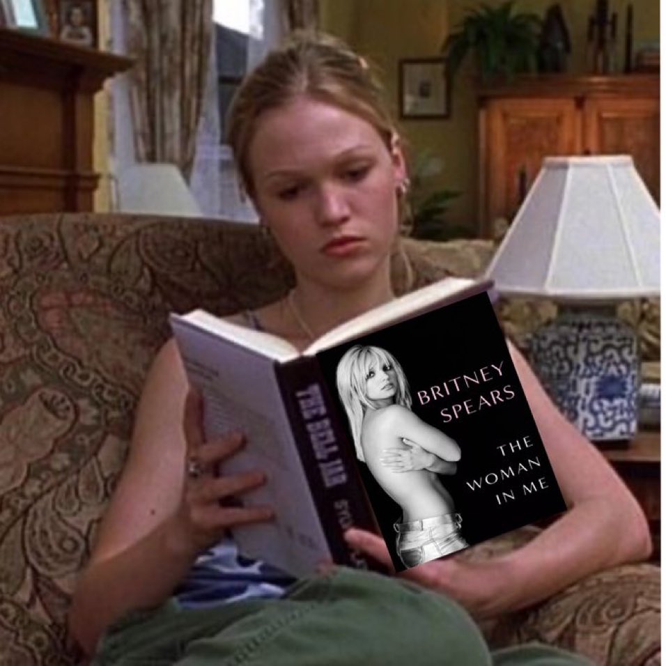 notgwendalupe's tweet photo. getting Britney Spears's memoir today https://t.co/JKUUgb12fo