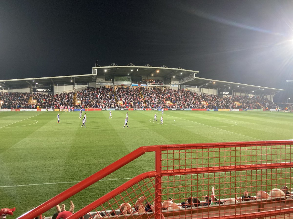 ad_wrexham's tweet photo. UNDER THE LIGHTS 💡 ⚽️ 

Join us for FREE #AudioDescription commentary of @Wrexham_AFC v @suttonunited later🎤 A service available to ALL blind and VI fans at the ground✅ 

⏰ Coverage: 7.30pm
🎙 @georgerandles + Nick Jones 
📻 Service: @AlanMarchSport 

Please RT
🔴⚪️ https://t.co/ibBeZDUVdw