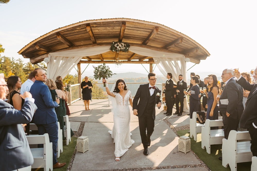 ASWeddings's tweet photo. Officiant Brigitte Samson conducted this ceremony at Le Bélvèdere for Bianca &amp; Cameron last month. "Brigitte was amazing. She was so communicative, so knowledgeable and delivered an amazing ceremony. We are ON residents who got married in QC, and she answered all our questions." https://t.co/ZORBZoCrVb