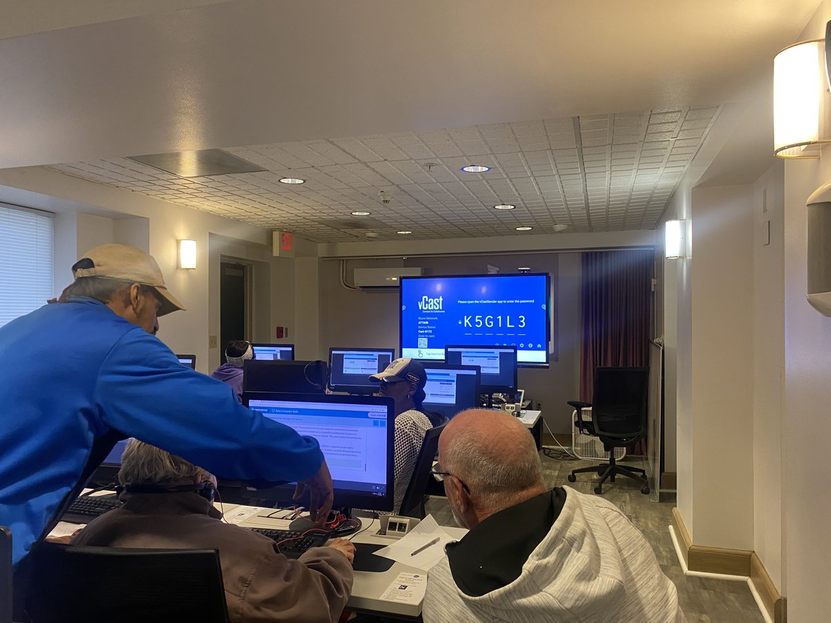 LifePathNY's tweet image. 🎉 Westview Homes residents are celebrating their graduation from Attain Lab&apos;s digital literacy program, marking their hard-earned success! 🎓💻 They excelled in their final exams and proudly received their coveted Acer laptops. 🙌 #DigitalLiteracyChamps #TechMasters&quot;