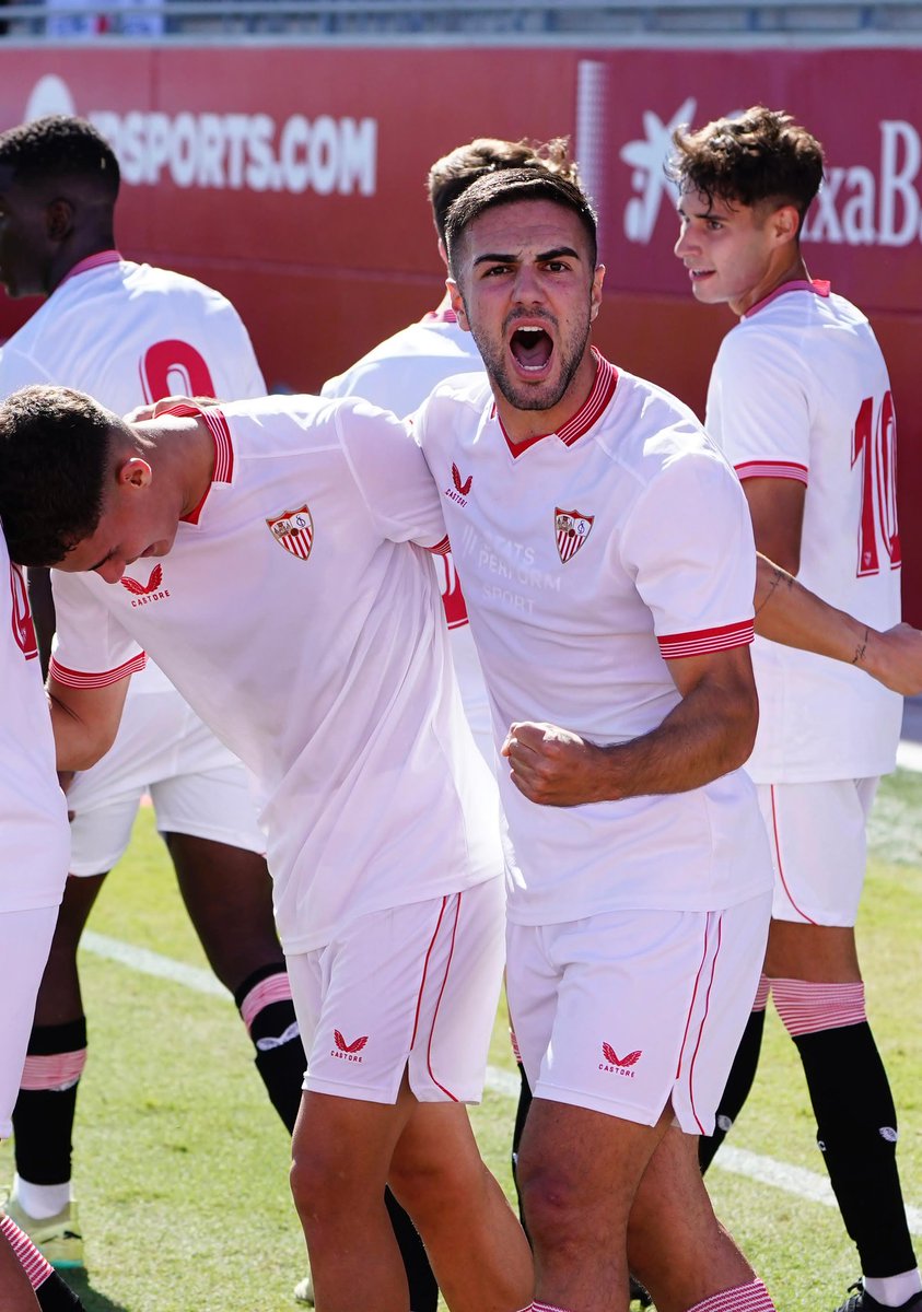 JRMORALES_SFC's tweet photo. Había que ganar y se GANÓ. Victoria importante. Se compitió ante todo un Arsenal, con mucha Casta y Coraje. El equipo se mete en la pelea para seguir adelante en la Youth League. Enorme. https://t.co/WZH33cpJDP