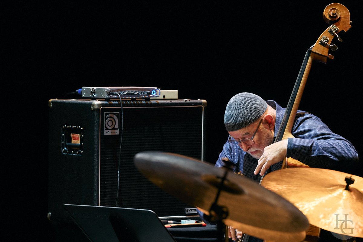 PlagesMagnetiqu's tweet photo. #atlantiquejazzfestival 20e édition, c'est terminé ! Des salles complètes, des artistes comblé·e·s par l'accueil, des bénévoles investi·e·s au maximum, des découvertes musicales à foison... alchimie parfaite pour un festival selon @PlagesMagnetiqu 1000 mercis ! 📸 @hervelegall https://t.co/ZS0DLUe03r
