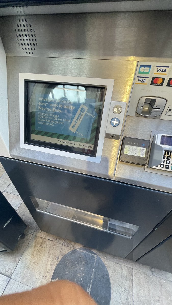 h2okapi's tweet image. Impossible d’acheter des tickets à la station Avenue Henri Martin @RERC_SNCF et l’application @ClientsRATP ou @Actu_Transilien SNCF Connect ne fonctionne que si l’on veut recharger une carte.
