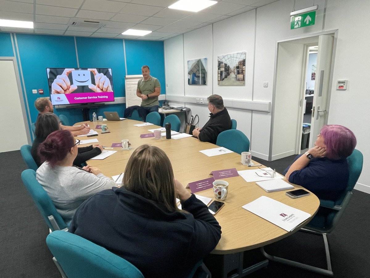 Spaciotempo UK tweet media