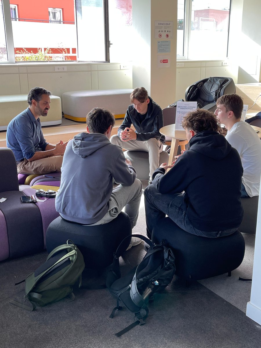 NEOMA Business School tweet media