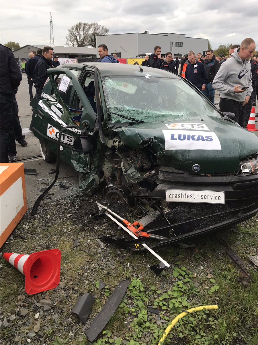 DynastartTools's tweet photo. Vandaag aanwezig bij de Crash Days van Lukas, Vetter en CTS chrashtest service in Münster. Interessante lezingen en een live chrashtest. https://t.co/wiVGgs6QPk