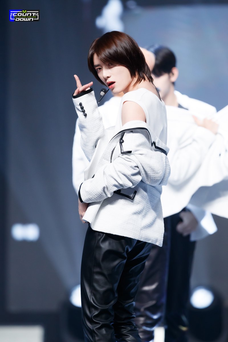 MnetMcountdown's tweet photo. 231019 #MCOUNTDOWN 현장포토
마취통증의학과 의사가 알려준 도파민 수치
사랑하는 사람과 연락 120
월급날, 음주 150
게임 175
로또 1등 750
투모로우바이투게더 20190304

#BackforMore 📸 https://t.co/BXc5FfWW65
#ChasingThatFeeling 📸 https://t.co/OagZ5RCKKt

#엠카운트다운 #엠카 #투모로우바이투게더 #TOMORROW_X_TOGETHER